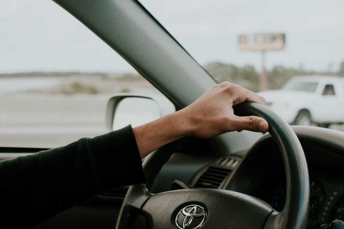 21 Best Side Hustles in 2025 - Drive Others Around